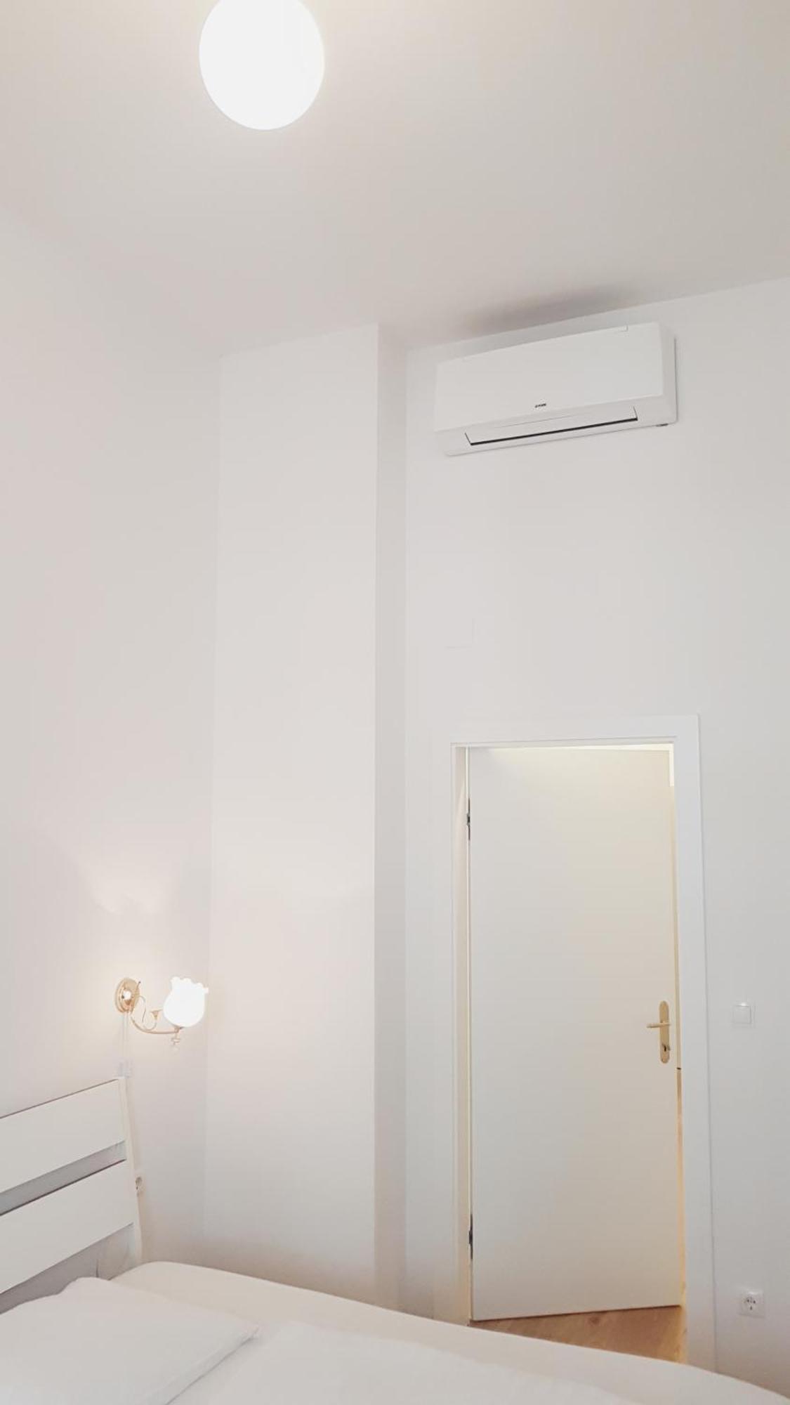 Sobieski District-1 Ring Apartments Wien Rum bild