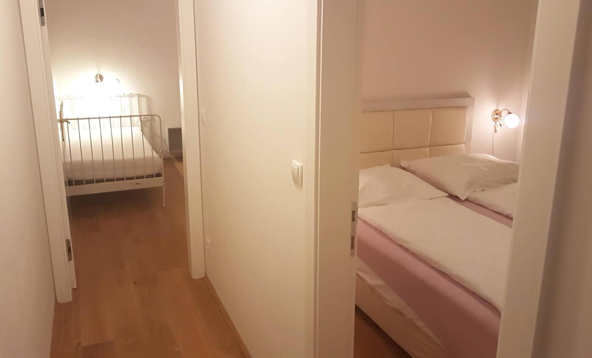 Sobieski District-1 Ring Apartments Wien Rum bild